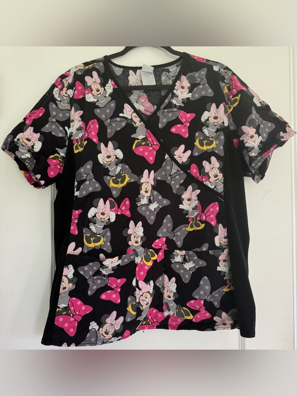 Disney Minnie Mouse Scrub Top XL Stretch Side Panels Nurse Teacher Black